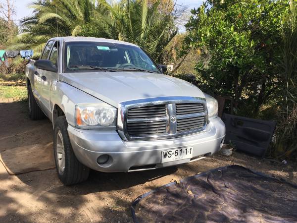 DODGE DAKOTA EN DESARME 