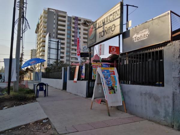CASA CON LOCAL COMERCIAL