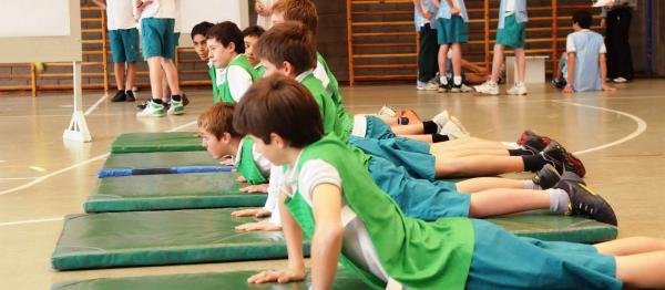  OFRECE ENTRENAD DEPORTE  ACTIVD FISICA 