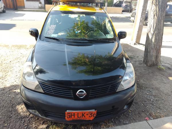 VENDO TAXI NISSAN TIIDA 2014 A GAS 