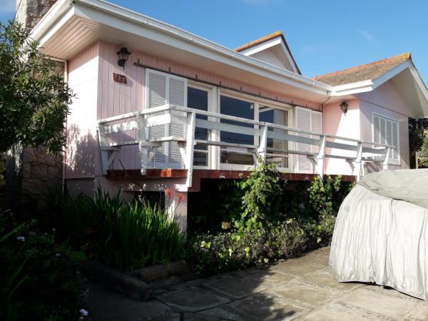 EXCELENTE CASA CON PRECIOSA VISTA AL MAR