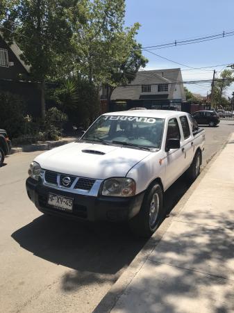 VENDO CAMIONETA NISSAN TERRANO 2010