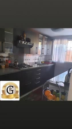 ACOGEDORA CASA EN BARRIO RESIDENCIAL 
