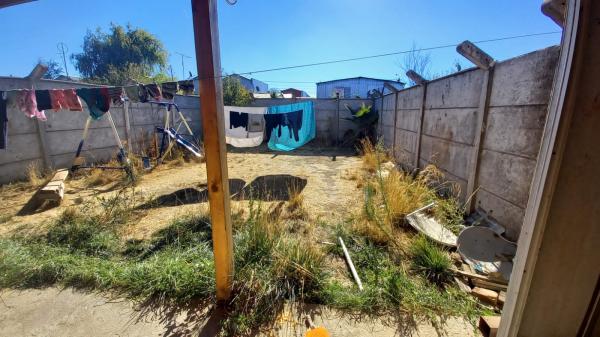 SE VENDE AMPLIA CASA 