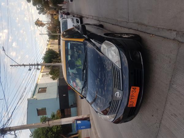 SE VENDE TAXI NISSAN TIIDA CON PATENTE TAXI 
