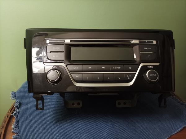 RADIO ORIGINAL NISSAN QASHQAI. NUEVA