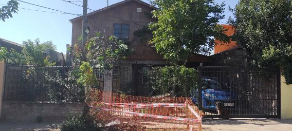 SE VENDE CASA CON DEPARTAMENTO INTERIOR