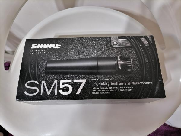 PAR DE MICRÓFONOS SHURE SM57. 