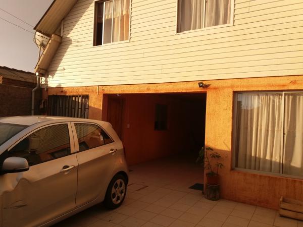 SE VENDE AMPLIA CASA EN PICHILEMU 