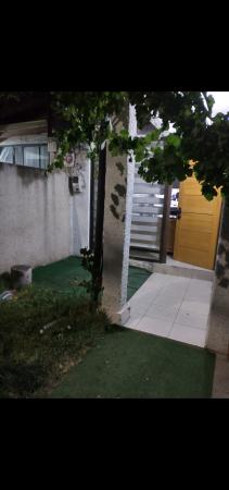 SE ARRIENDA CASA 1 PISO  MICROBARRIO.