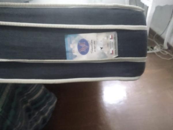 COLCHON CASI NUEVO