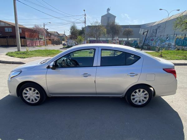 VENDO NISSAN VERSA AÑO 2019