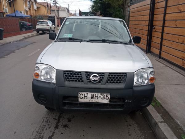 NISSAN TERRANO 2010 4X2 DOBLE CABINA BENCINERA