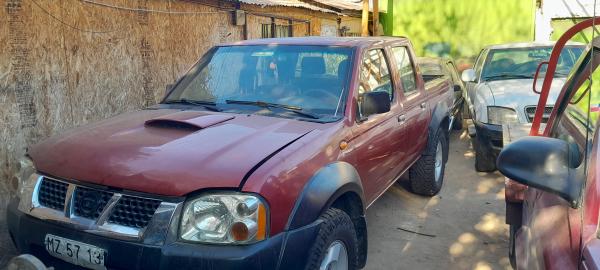 CAMIONETA NISSAN TERRANO 4X4 2.5 DOBLE CABINA 