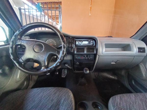 SE VENTE CHEVROLET LUV 2.3 DLX