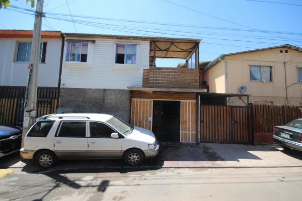 SE VENDE CÓMODA CASA