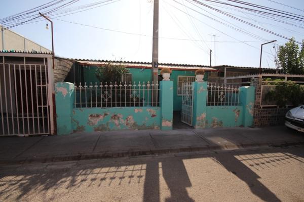 SE VENDE CÓMODA CASA