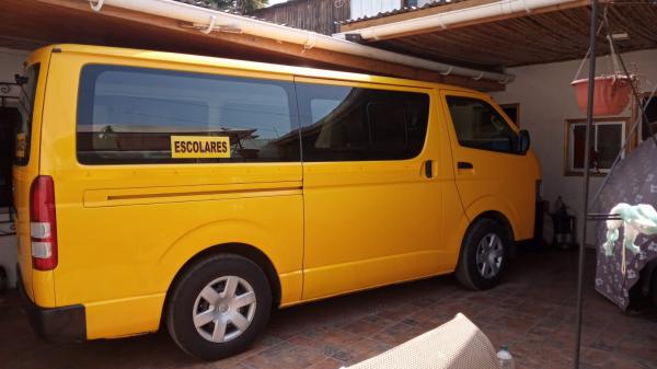 VENDO CAMIONETA ESCOLAR FULL EQUIPO