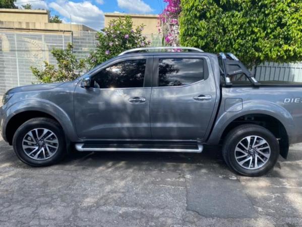 NISSAN NP 300 LE AT 2019 TOP DE LÍNEA