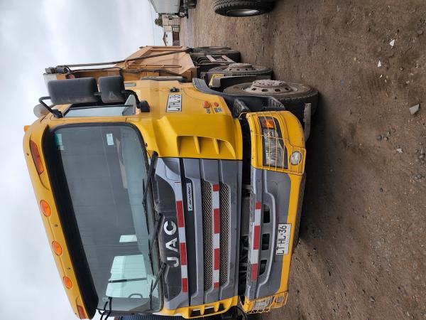 JAC Y SINOTRUK  CAMIONES TOLVAS VENDO