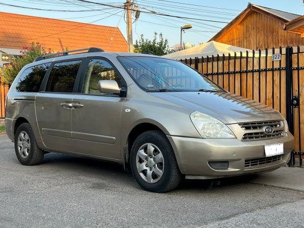 VENDO KIA GRAND CARNIVAL 