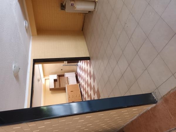 CASA  CON ROL COMERCIAL