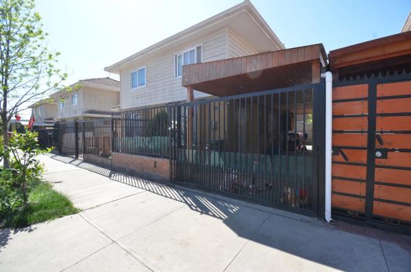VENDO CASA CONDOMINIO LA HACIENDA RENCA