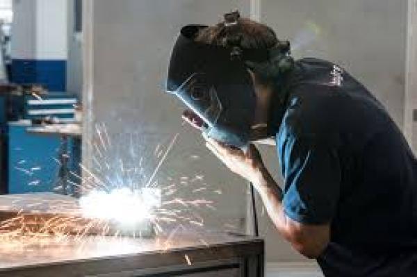 AYUDANTE METALURGICO NECESITA EMPRESA