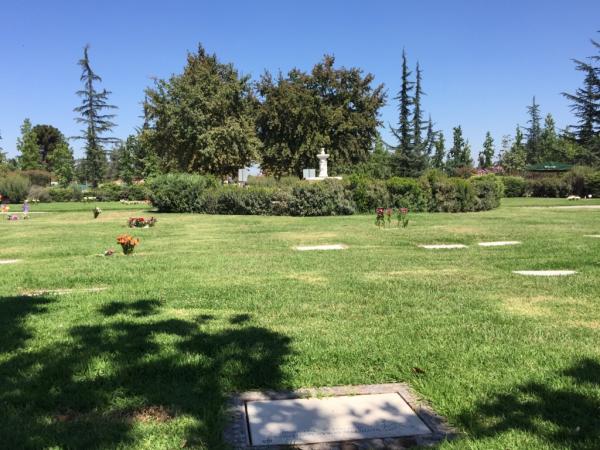 VENDO SEPULTURA PARQUE EL PRADO; MEJOR UBICACIÓN.
