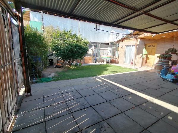 SE VENDE HERMOSA CASA EN EL BOSQUE