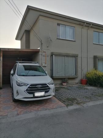 CASA PAREADA DE 2 PISOS EN CONDOMINIO