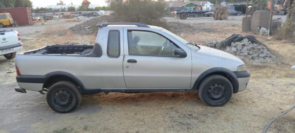 VENDO CAMIONETA FIAT STRADA TURBO DIESEL 2005