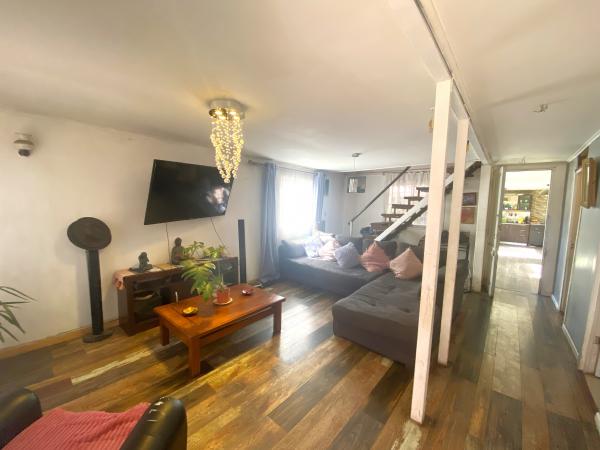 SE VENDE PRECIOSA CASA 5D1B EN HUECHURABA