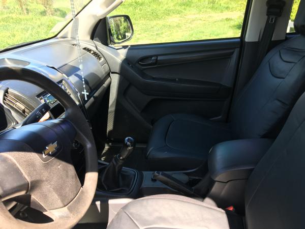 CAMIONETA IMPECABLE POR RENOVACION 