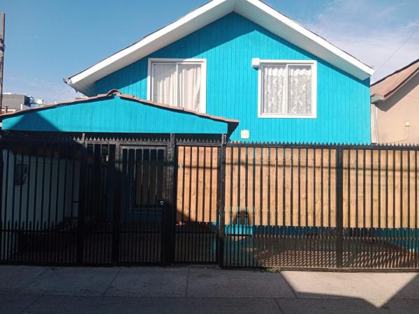 LINDA CASA DE DOS PISOS EN CERRO NAVIA