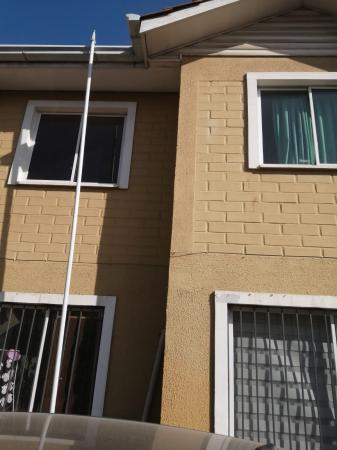 CASA 2 PISOS UBICADA EN VILLA CERRADA