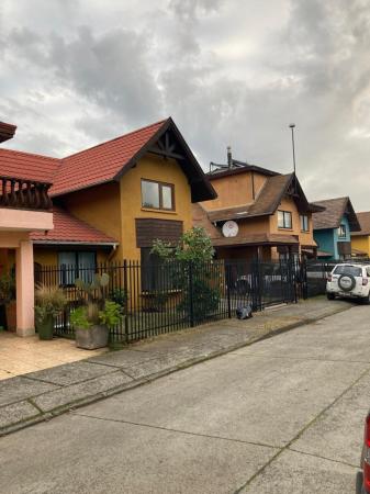 CASA EN VILLA LAS ENCINAS 