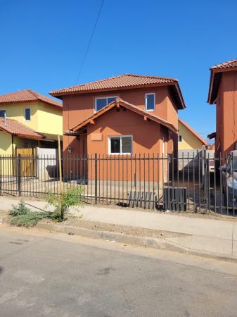A 732-YD-ARRIENDO CASA EN MACHALÍ