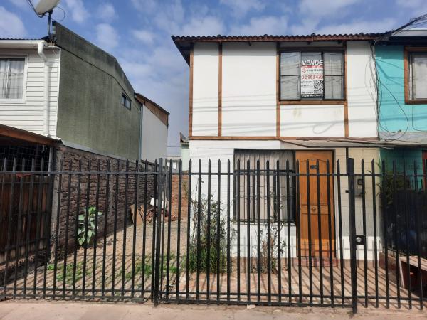 CASA CON AMPLIO PATIO Y ENTRADA 2 AUTOS HUECHURABA