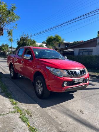 SE VENDE FLAMANTE CAMIONETA