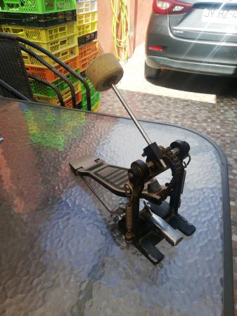 VENDO PEDAL BATERÍA 