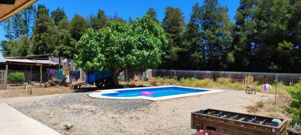 SE VENDE CASA CON TERRENO