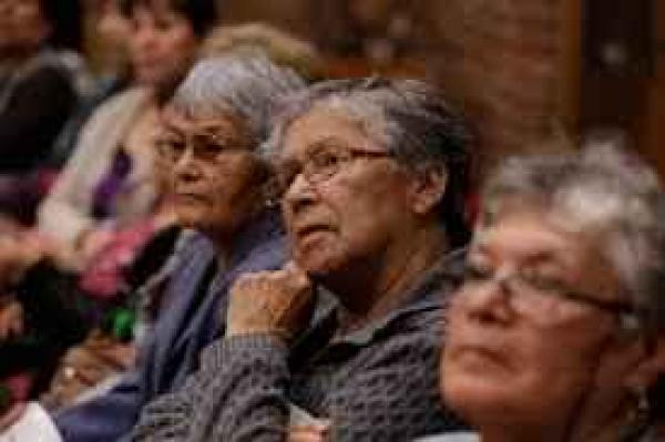 BUSCO CUIDADORA DE ADULTA MAYOR PUERTAS ADENTRO 