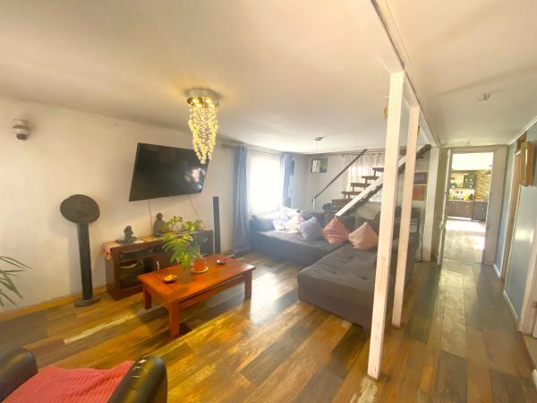 SE VENDE PRECIOSA CASA 5D1B EN HUECHURABA