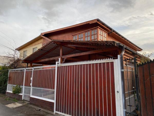 CASA AMPLIA EN COMUNA DE LA FLORIDA 