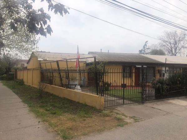 SE VENDE CASA CON TERRENO!!!