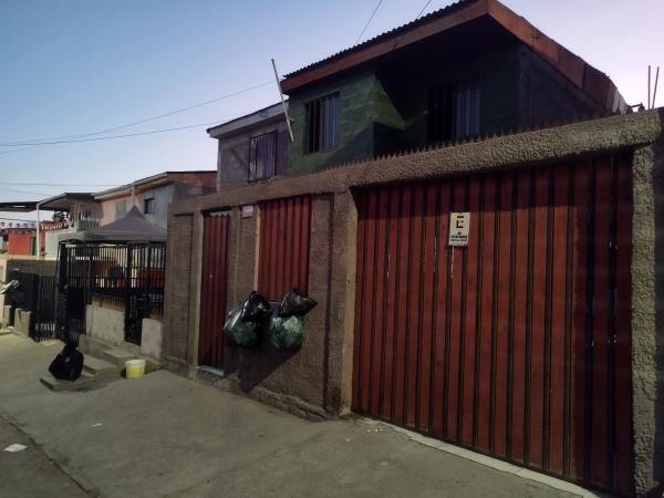VENDO CASA GRANDE Y ACOGEDORA 