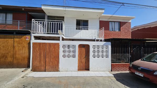 ARRIENDO CASA POBLACIÓN RAÚL SILVA HENRÍQUEZ