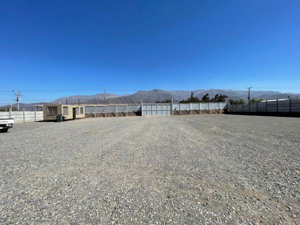 TERRENO CON ESTABILIZADO DE SUELO, SECTOR AGRÍCOLA