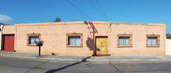 VENDO CASA EN SECTOR TRANQUILO Y CENTRAL